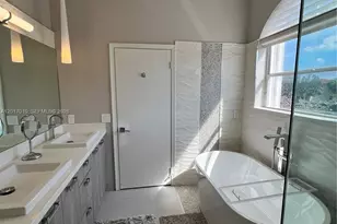 1401 NW 187th Ave, Pembroke Pines, FL 33029 - Photo 51
