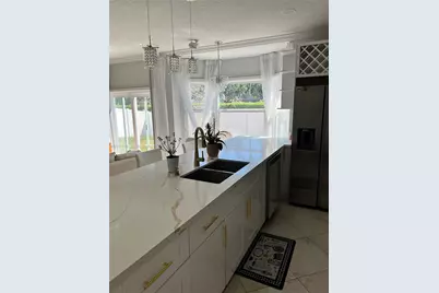 1401 NW 187th Ave, Pembroke Pines, FL 33029 - Photo 13