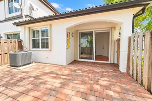 7772 NW 114th Pl, Doral, FL 33178 - Photo 9
