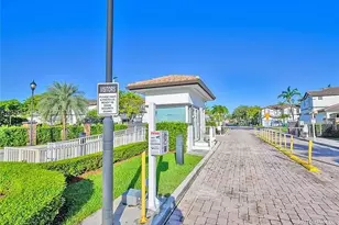 7772 NW 114th Pl, Doral, FL 33178 - Photo 13
