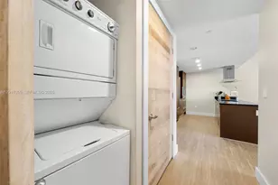 485 Brickell Ave, Miami, FL 33131 - Photo 15