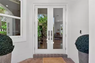 2576 Bay Pointe Dr, Weston, FL 33327 - Photo 5