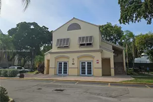 8290 Lake Dr, Doral, FL 33166 - Photo 15