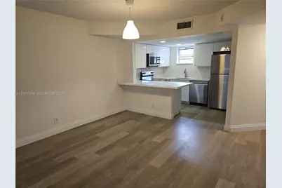 8290 Lake Dr #308, Doral, FL 33166 - Photo 5
