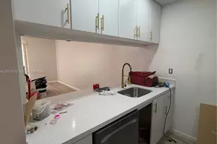 260 NW 107th Ave, Miami, FL 33172 - Photo 5