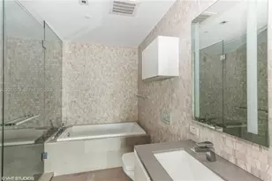 88 SW 7th St, Miami, FL 33130 - Photo 11
