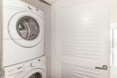 88 SW 7th St #2508, Miami, FL 33130 - Photo 13