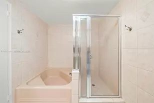 5255 Collins Ave, Miami Beach, FL 33140 - Photo 25
