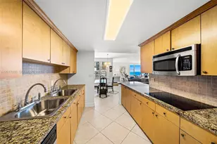 5255 Collins Ave, Miami Beach, FL 33140 - Photo 15