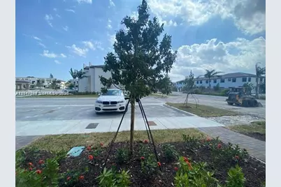 575 NE 208th Ter #575, Miami, FL 33179 - Photo 9