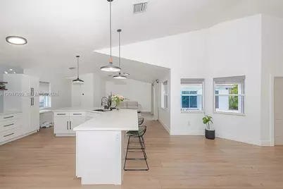 19871 SW 3rd Pl, Pembroke Pines, FL 33029 - Photo 9
