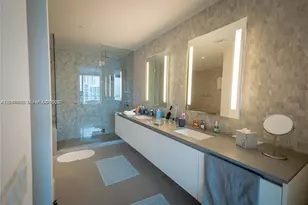 68 SE 6th St, Miami, FL 33131 - Photo 11