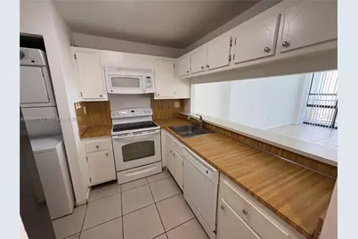 600 NE 36th St #1515, Miami, FL 33137 - Photo 3