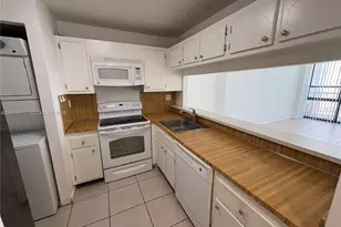 600 NE 36th St, Miami, FL 33137 - Photo 3