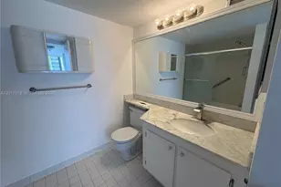 600 NE 36th St, Miami, FL 33137 - Photo 13