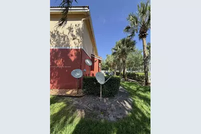 3335 Palomino Dr #311-3, Davie, FL 33024 - Photo 7