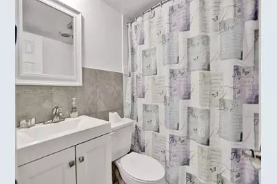 2040 NW 81st Ave #117, Pembroke Pines, FL 33024 - Photo 11
