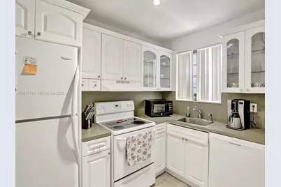 2040 NW 81st Ave #117, Pembroke Pines, FL 33024 - Photo 3