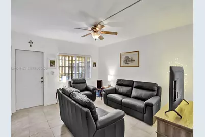 2040 NW 81st Ave #117, Pembroke Pines, FL 33024 - Photo 5