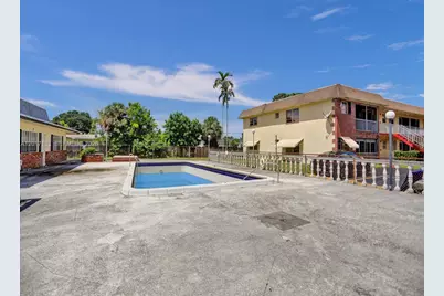 2040 NW 81st Ave #117, Pembroke Pines, FL 33024 - Photo 15