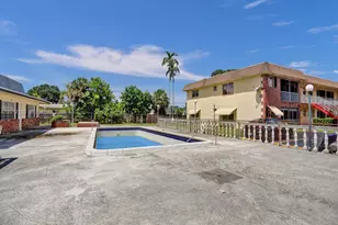 2040 NW 81st Ave, Pembroke Pines, FL 33024 - Photo 15