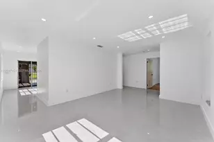 10210 SW 175th St, Miami, FL 33157 - Photo 13