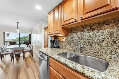 364 Golfview Rd #505, North Palm Beach, FL 33408 - Photo 7