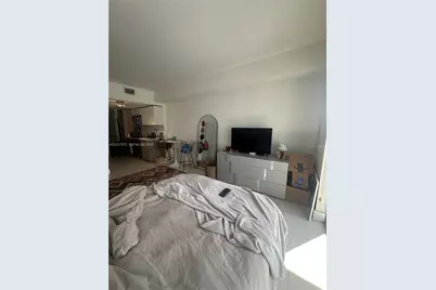 1300 Brickell Bay Dr #2213, Miami, FL 33131 - Photo 5