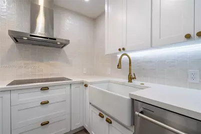 3675 N Country Club Dr #1906, Aventura, FL 33180 - Photo 9