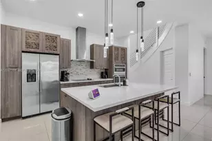 15540 NW 88th Ave, Miami Lakes, FL 33018 - Photo 11