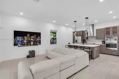 15540 NW 88th Ave, Miami Lakes, FL 33018 - Photo 7