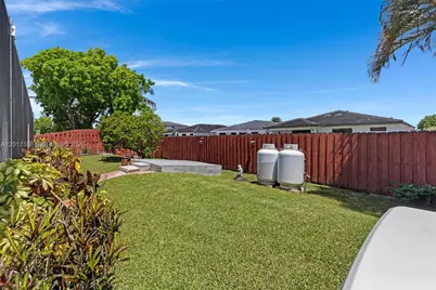2915 SE 4th Pl, Homestead, FL 33033 - Photo 9