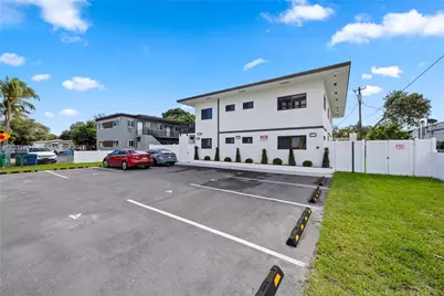 630 NE 166th St #3, Miami, FL 33162 - Photo 31