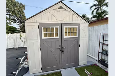 280 NE 173rd St, North Miami Beach, FL 33162 - Photo 27