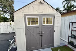 280 NE 173rd St, North Miami Beach, FL 33162 - Photo 27
