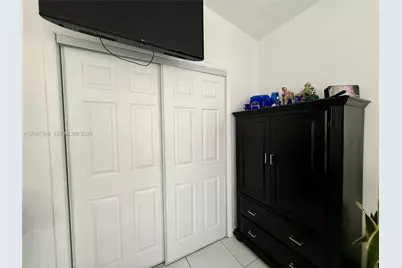 280 NE 173rd St, North Miami Beach, FL 33162 - Photo 15