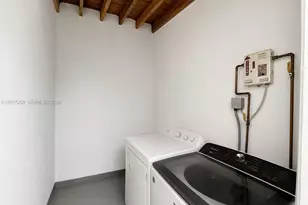 280 NE 173rd St, North Miami Beach, FL 33162 - Photo 23