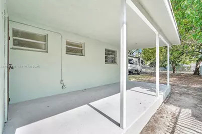 1375 NW 77th St, Miami, FL 33147 - Photo 27