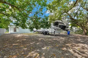 1375 NW 77th St, Miami, FL 33147 - Photo 29