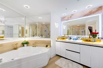 848 Brickell Key Dr #1601, Miami, FL 33131 - Photo 9