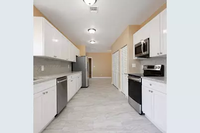 1015 NW 8th Ave, Fort Lauderdale, FL 33311 - Photo 3