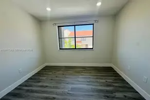 5650 W 26th Ct, Hialeah, FL 33016 - Photo 13