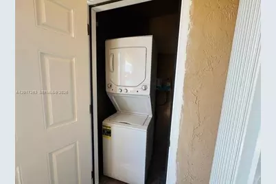 5650 W 26th Ct #206, Hialeah, FL 33016 - Photo 15
