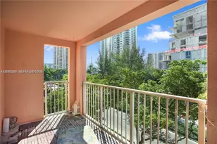 19555 E Country Club Dr, Aventura, FL 33180 - Photo 7
