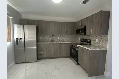 852 NW 8th St #852, Hallandale Beach, FL 33009 - Photo 1