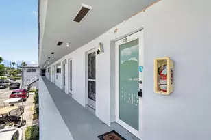 300 NE 191st St, Miami, FL 33179 - Photo 5