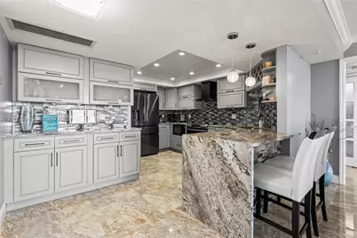 2425 Presidential Way #PH1, West Palm Beach, FL 33401 - Photo 3