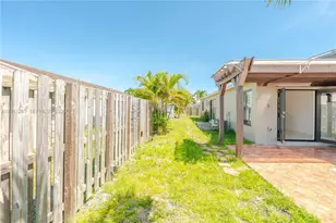 8340 NW 193rd Ln, Hialeah, FL 33015 - Photo 31