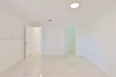 8340 NW 193rd Ln, Hialeah, FL 33015 - Photo 13