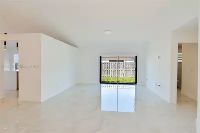 8340 NW 193rd Ln, Hialeah, FL 33015 - Photo 5